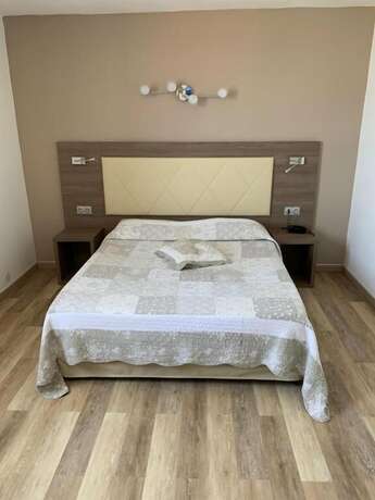 Imagen de la habitación del Hotel Le Bellevue, Saint Florent. Foto 14