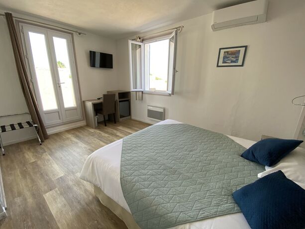 Imagen de la habitación del Hotel Le Bellevue, Saint Florent. Foto 15