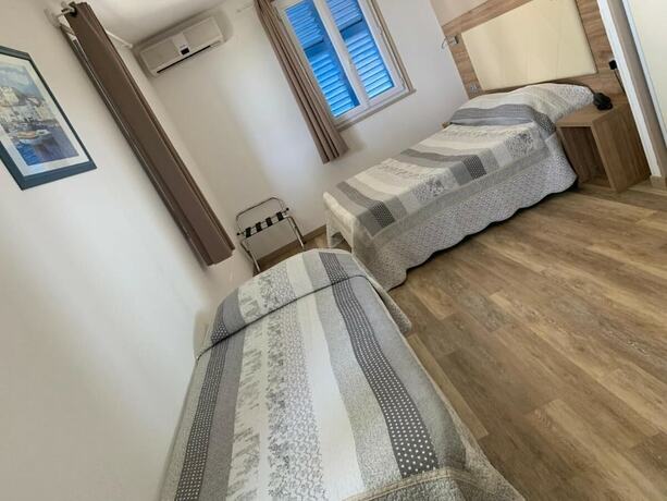 Imagen de la habitación del Hotel Le Bellevue, Saint Florent. Foto 16