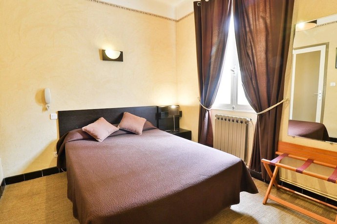 Imagen de la habitación del Hotel Le Jaures. Foto 3