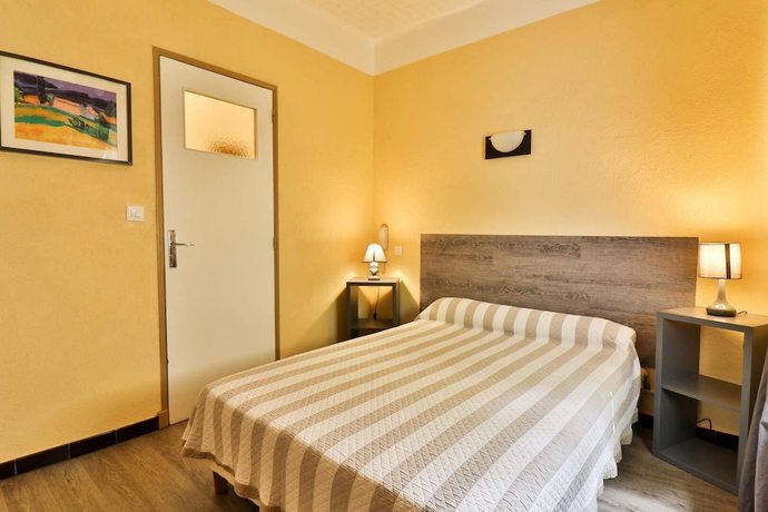 Imagen de la habitación del Hotel Le Jaures. Foto 16