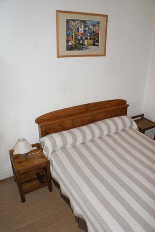 Imagen de la habitación del Hotel Le Jaures. Foto 17