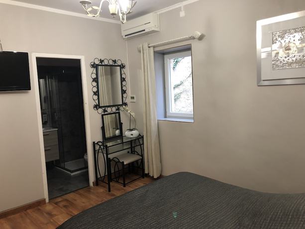 Imagen de la habitación del Hotel Le Lys d\'Or. Foto 10