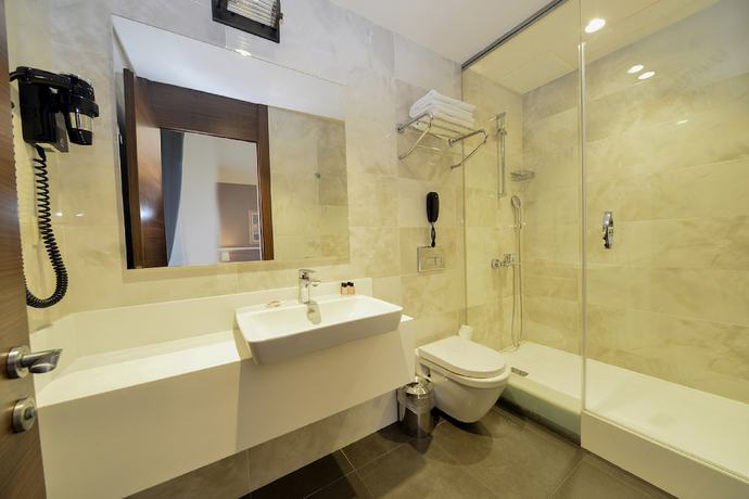 Imagen de la habitación del Hotel Le Maritime. Foto 10
