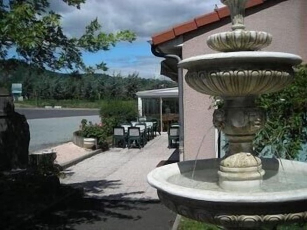 Imagen de los exteriores del Hotel Le Pairoux. Foto 12