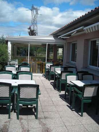 Imagen de los exteriores del Hotel Le Pairoux. Foto 14