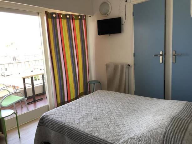 Imagen de la habitación del Hotel Le Pescadou. Foto 5