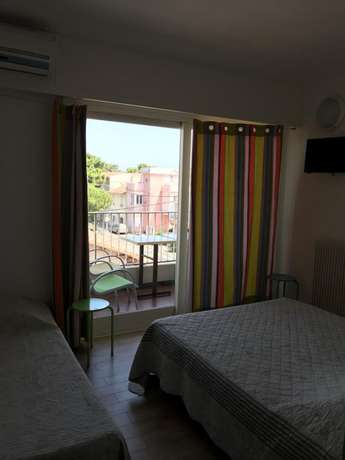 Imagen de la habitación del Hotel Le Pescadou. Foto 8