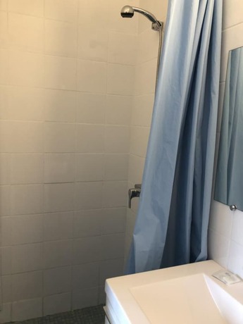 Imagen de la habitación del Hotel Le Pescadou. Foto 9