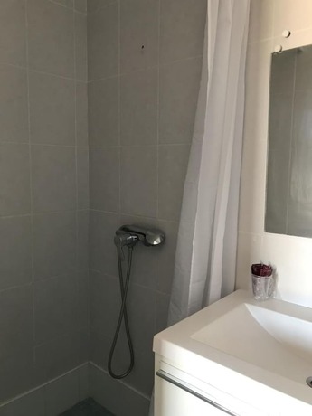 Imagen de la habitación del Hotel Le Pescadou. Foto 12