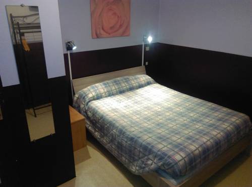 Imagen de la habitación del Hotel Le Rallye. Foto 4
