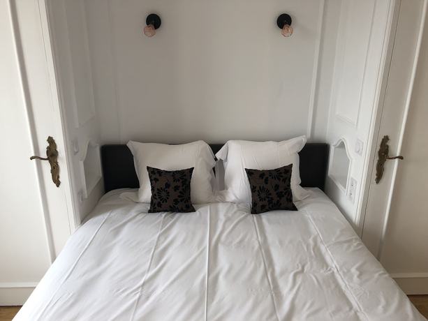 Imagen de la habitación del Hotel Le Vauban. Foto 10
