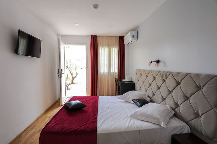 Imagen de la habitación del Hotel Le Vauban. Foto 12