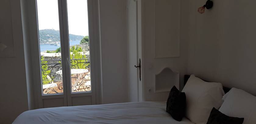 Imagen de la habitación del Hotel Le Vauban. Foto 16