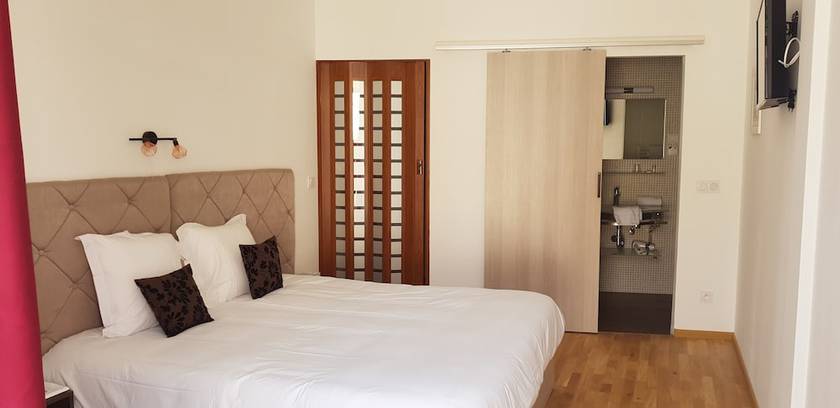 Imagen de la habitación del Hotel Le Vauban. Foto 17