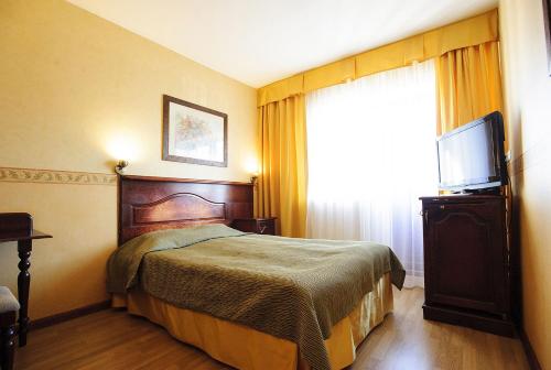 Imagen de la habitación del Hotel Legend. Foto 9