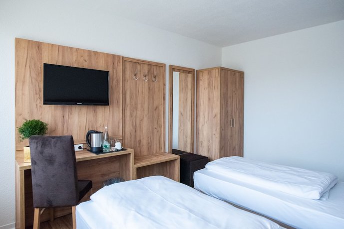 Imagen de la habitación del Hotel Leo. Foto 7