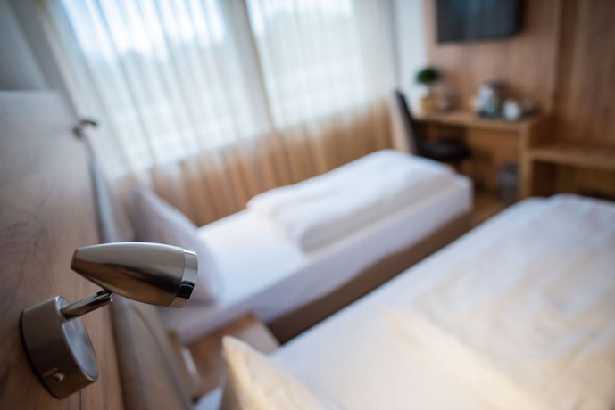 Imagen de la habitación del Hotel Leo. Foto 12