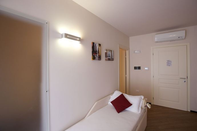 Imagen de la habitación del Hotel Leon D\'Oro, MANTUA. Foto 13