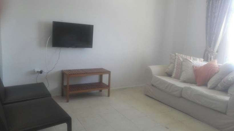Imagen de la habitación del Hotel Leon, Foca. Foto 6