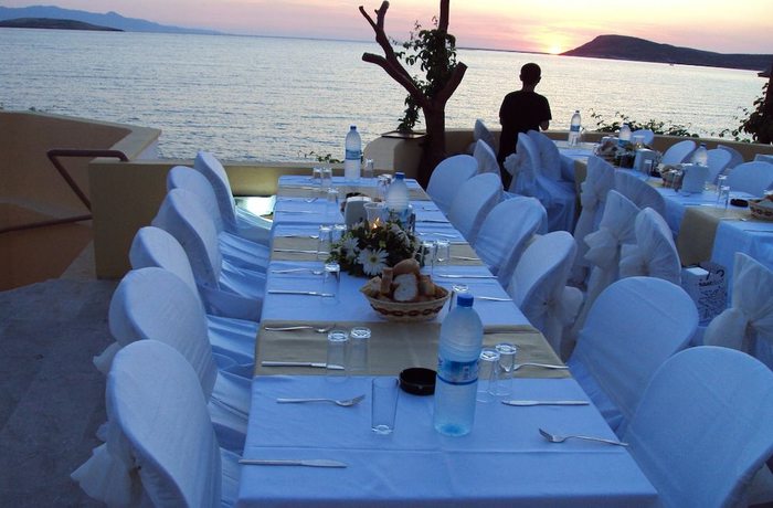 Imagen del bar/restaurante del Hotel Leon, Foca. Foto 5