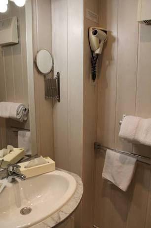 Imagen de la habitación del Hotel Les Alpes. Foto 5