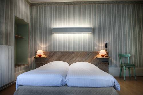 Imagen de la habitación del Hotel Les Alpes. Foto 7