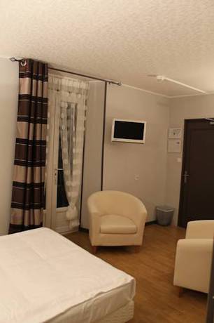 Imagen de la habitación del Hotel Les Alpes. Foto 9