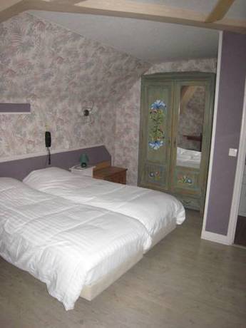 Imagen de la habitación del Hotel Les Alpes. Foto 12