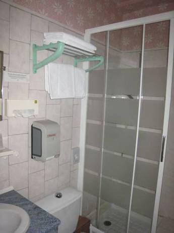 Imagen de la habitación del Hotel Les Alpes. Foto 15