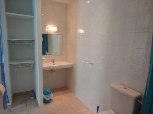Imagen de la habitación del Hotel Les Citronniers. Foto 14