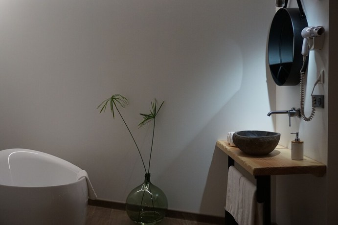 Imagen de la habitación del Hotel Les Glycines. Foto 10