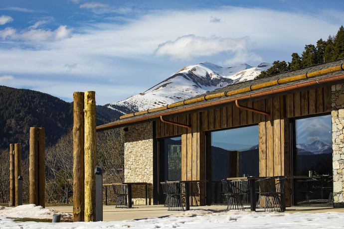 Imagen de los exteriores del Hotel Les Pardines 1819. Foto 11