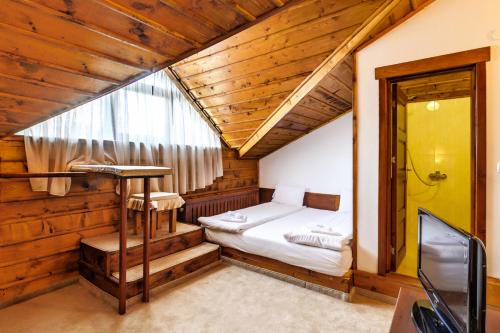 Imagen de la habitación del Hotel Leshten. Foto 14