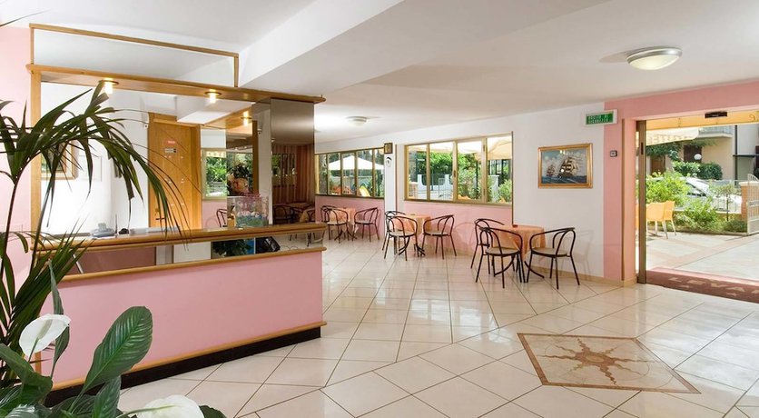 Imagen de los interiores del Hotel Levante. Foto 19