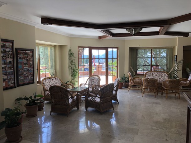 Imagen de los interiores del Hotel Leytur. Foto 17