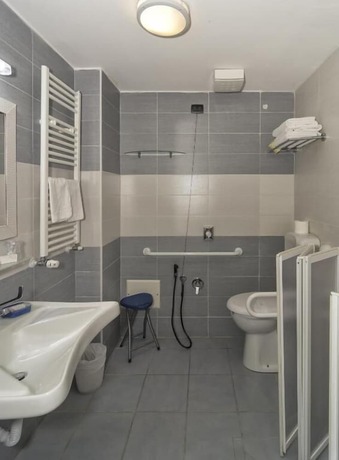 Imagen de la habitación del Hotel Lido Inn. Foto 15