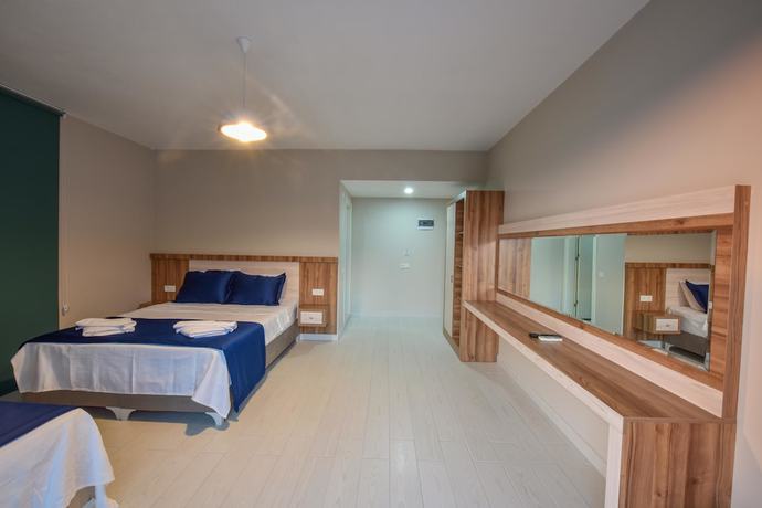Imagen de la habitación del Hotel Lidya. Foto 13