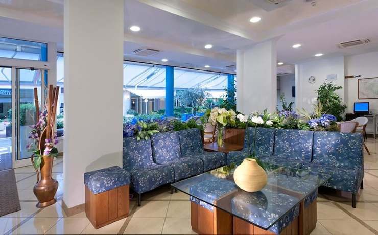 Imagen de los interiores del Hotel Lina, Misano Adriatico. Foto 18