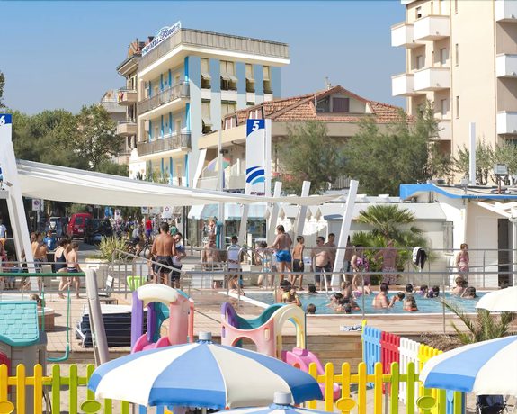 Imagen de la piscina del Hotel Lina, Misano Adriatico. Foto 20