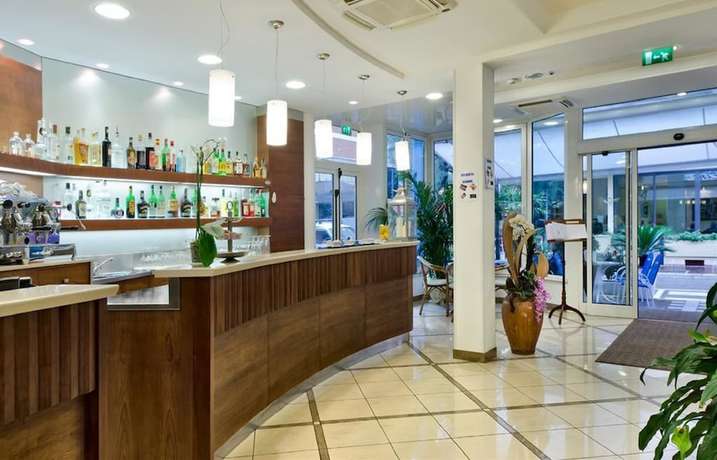 Imagen de los interiores del Hotel Lina, Misano Adriatico. Foto 19