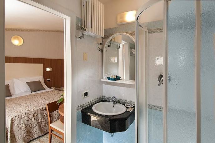 Imagen de la habitación del Hotel Lina, Misano Adriatico. Foto 11