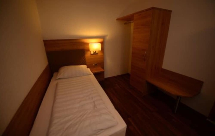 Imagen de la habitación del Hotel Linde. Foto 8