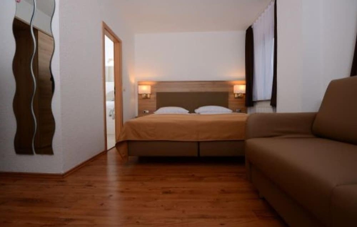 Imagen de la habitación del Hotel Linde. Foto 11