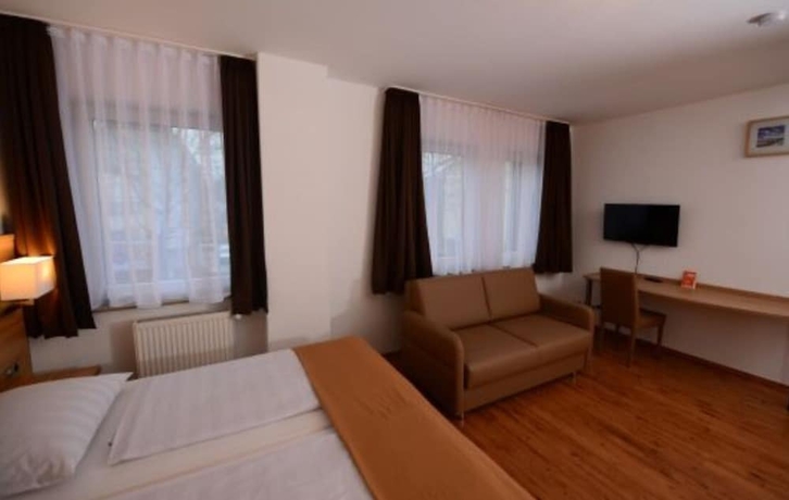 Imagen de la habitación del Hotel Linde. Foto 14