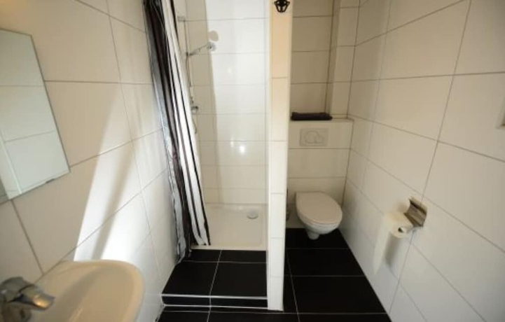 Imagen de la habitación del Hotel Linde. Foto 16