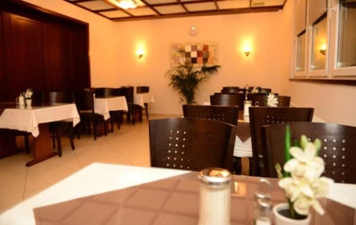 Imagen del bar/restaurante del Hotel Linde. Foto 3