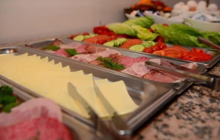 Imagen del bar/restaurante del Hotel Linde. Foto 4