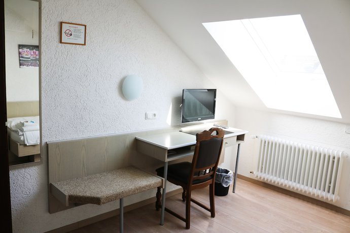 Imagen de la habitación del Hotel Linnert. Foto 5