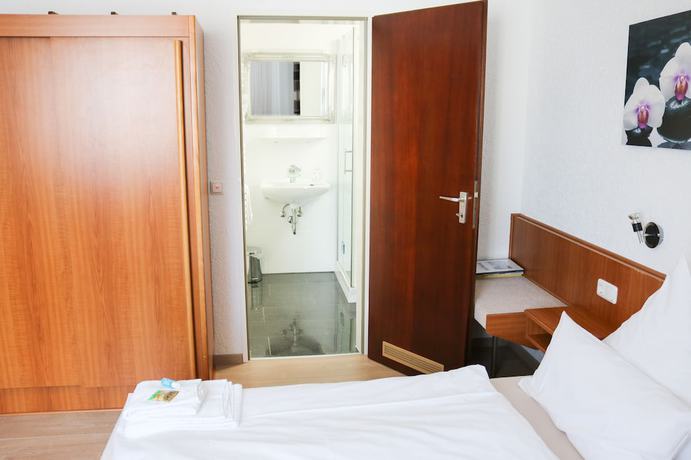 Imagen de la habitación del Hotel Linnert. Foto 9